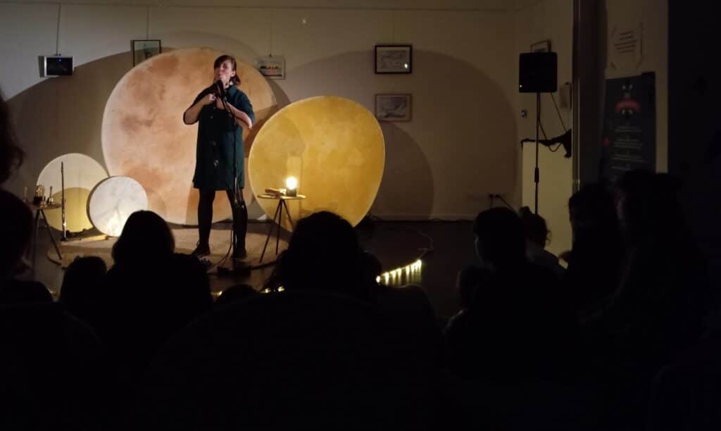 « CONCERT ICI, LA-BAS » D&rsquo;EMILIE DECLA A L&rsquo;ESPACE RENCONTRE DU FOIRAIL DE PAU