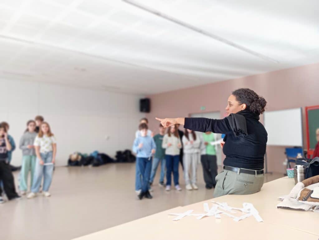 « ATELIER D&rsquo;INITIATION AU THÉÂTRE CHORAL ET COOPÉRATIF » AU COLLÈGE MARGUERITE DE NAVARRE DE PAU